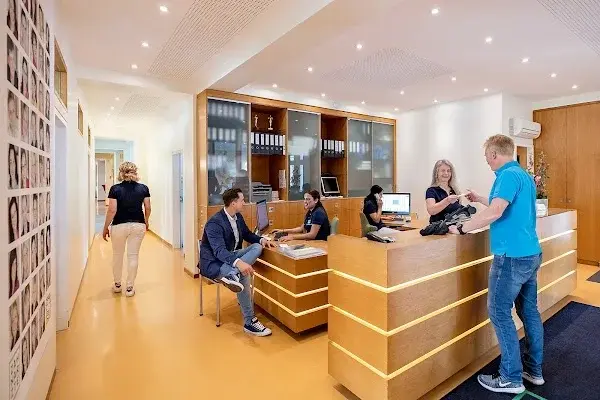 Die Zahnärzte, MVZ Turmstraße, Stratmann & Damaskos