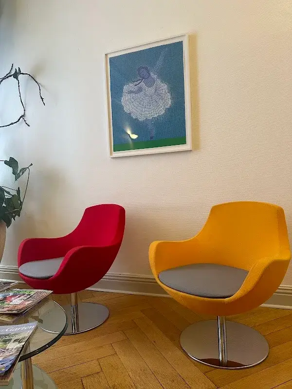 Herr Dr. Roland Manz