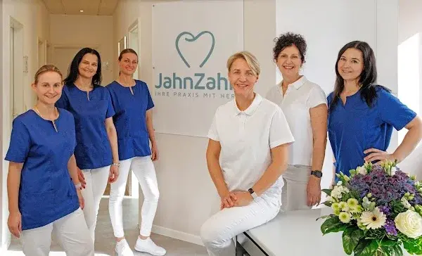 JahnZahn ♡ Zahnarzt-Praxis Berlin Marzahn » Carolyn Jahn