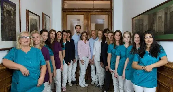 Praxis für Ganzheitliche Zahnmedizin – Ladewig und Kollegen