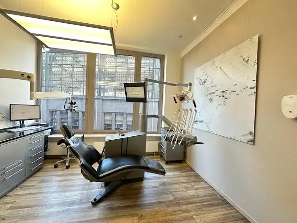 Zahnarzt, Endodontologie und Implantologie - MVZ MediDent 147 | Endo 147