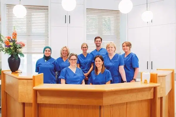 Zahnarzt Zehlendorf - Dr. Johanna Leonhard + Dr. Niels Karberg
