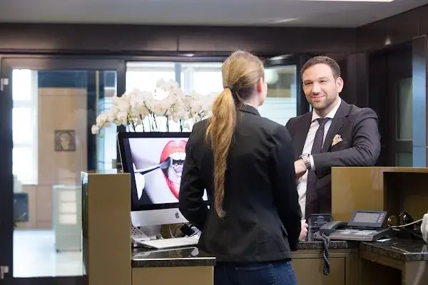 Zahnarztpraxis White Smile F200