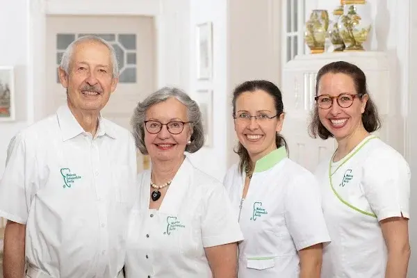 Die Zahnarztfamilie am Kaiserdamm / Dres. Zimny, Dr. Zimny-Schattling und Kollegen