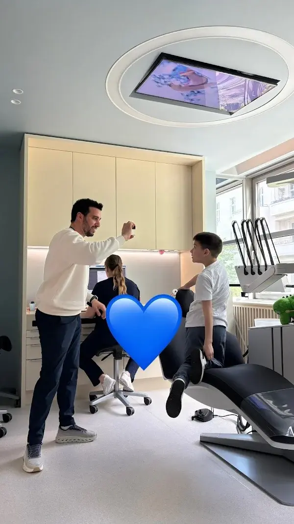 Little Miracle Kinderzahnarztpraxis Dr. Bahaa Youssef M.Sc Kinder- und Jugendzahnarzt